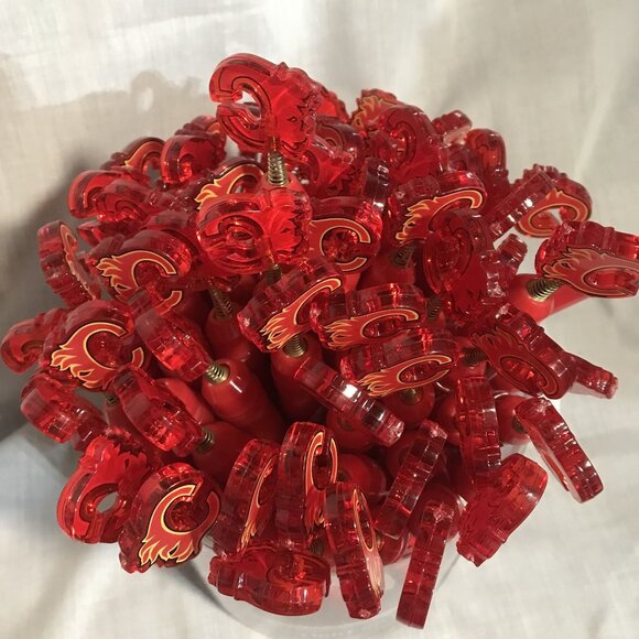 Calgary Flames Pens NHL Light Up Official Licensed Red LED 40 or More Blue Ink - Picture 7 of 9